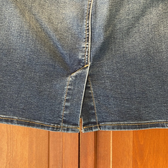 Apt 9 mini jean skirt size 14 - Picture 4 of 6